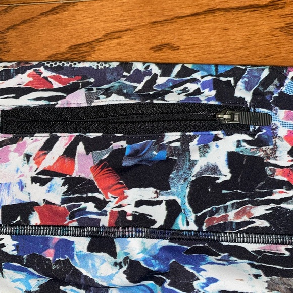 Lululemon High-Rise Leggings with pockets - Picture 8 of 9